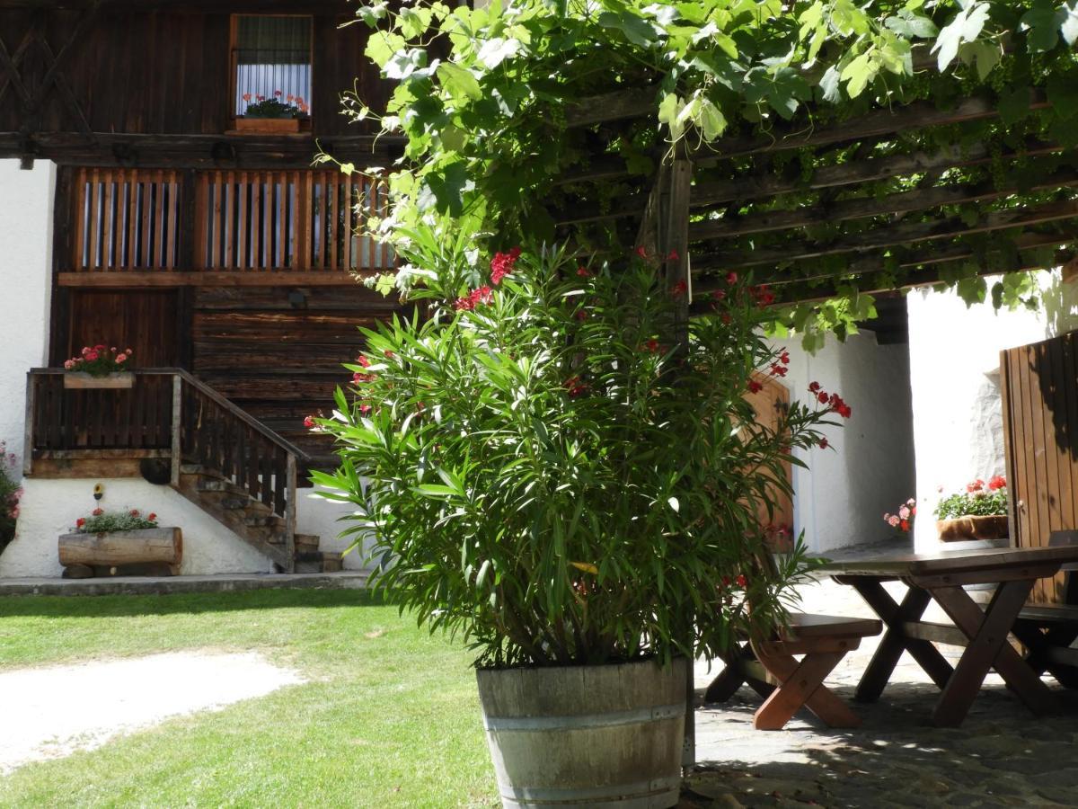 Strasserhof Tenuta-Weingut Vahrn 外观 照片